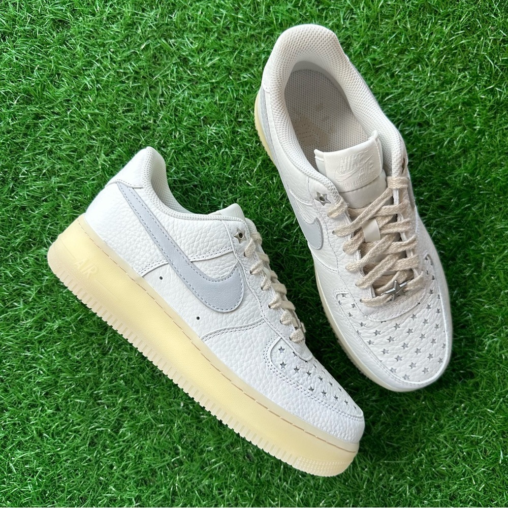 Nike Air Force 1 ‘07 Summit White / Pure Platinum Stars - Picture 5 of 8